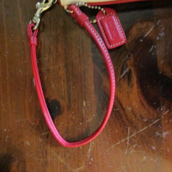 Coach Leatherware Wristlet Red and white - Picture 5 of 6